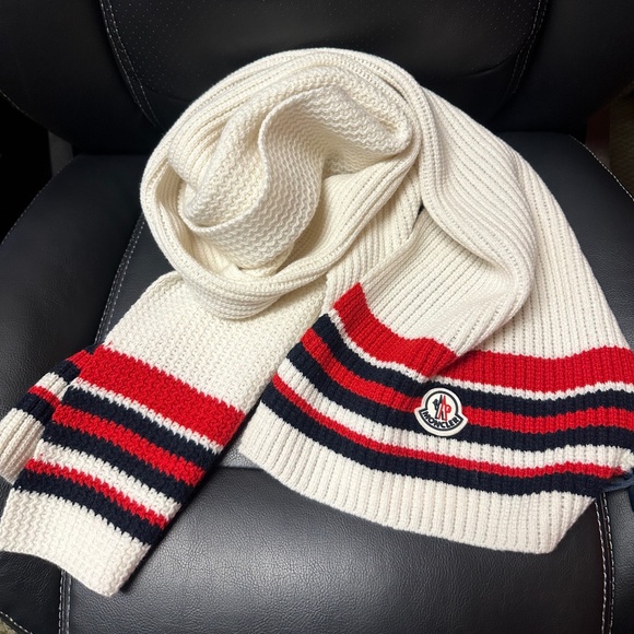 Rare! NWT! Moncler Women's Scarf White with Classic Red Stripes and Logo - Picture 1 of 8